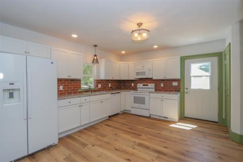 802 S Iowa Washington IA 52353