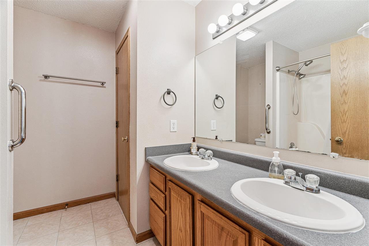 701 Chestnut Court Iowa City IA 52240