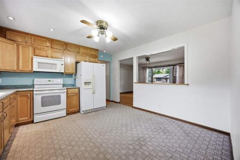 910 Talwrn Court Iowa City IA 52246