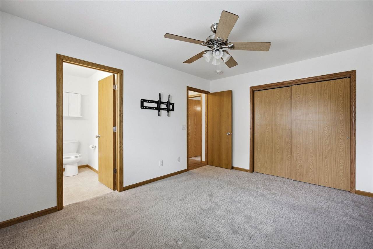 255 S 21st Street Court Marion IA 52302