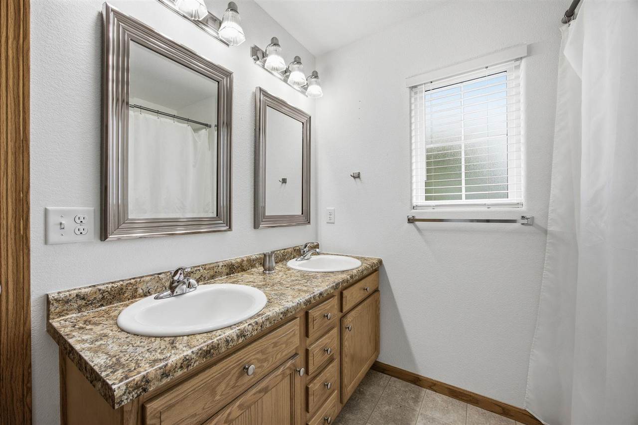 255 S 21st Street Court Marion IA 52302