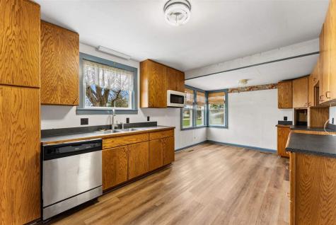 1549 S Iowa Avenue Washington IA 52353