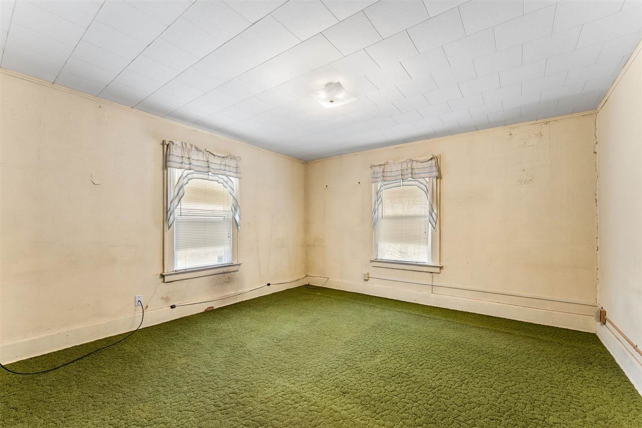1549 S Iowa Avenue Washington IA 52353