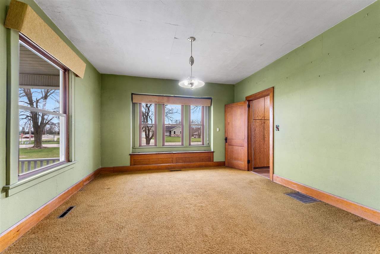 1549 S Iowa Avenue Washington IA 52353