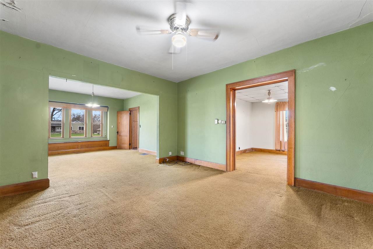 1549 S Iowa Avenue Washington IA 52353