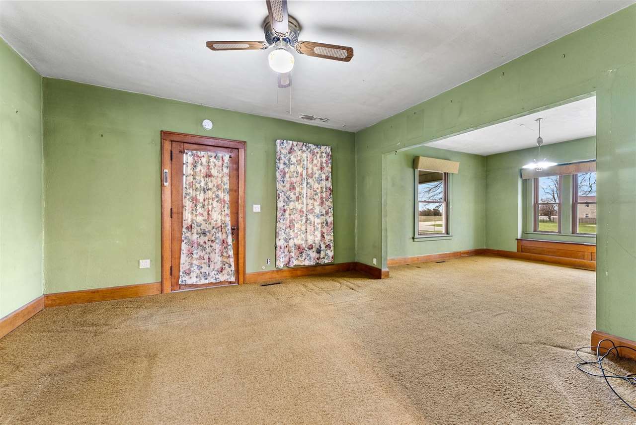 1549 S Iowa Avenue Washington IA 52353