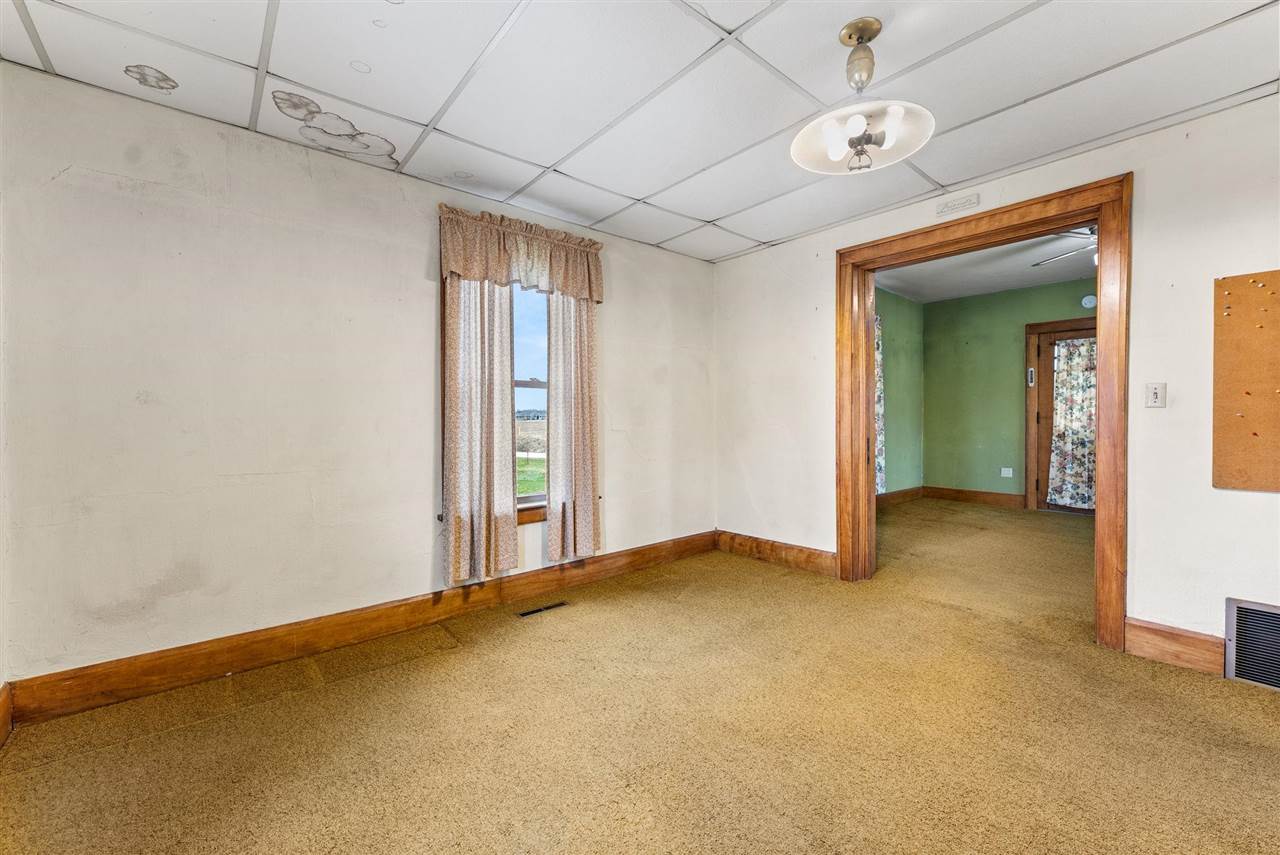 1549 S Iowa Avenue Washington IA 52353