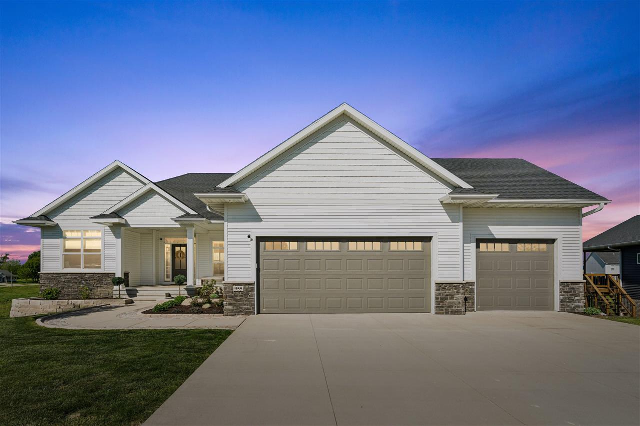955 16th Avenue SW Mt Vernon IA 52314