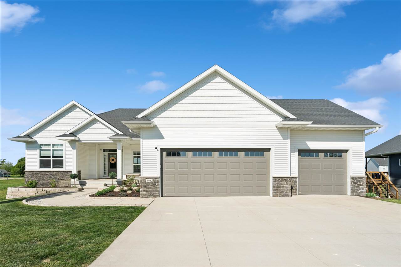 955 16th Avenue SW Mt Vernon IA 52314