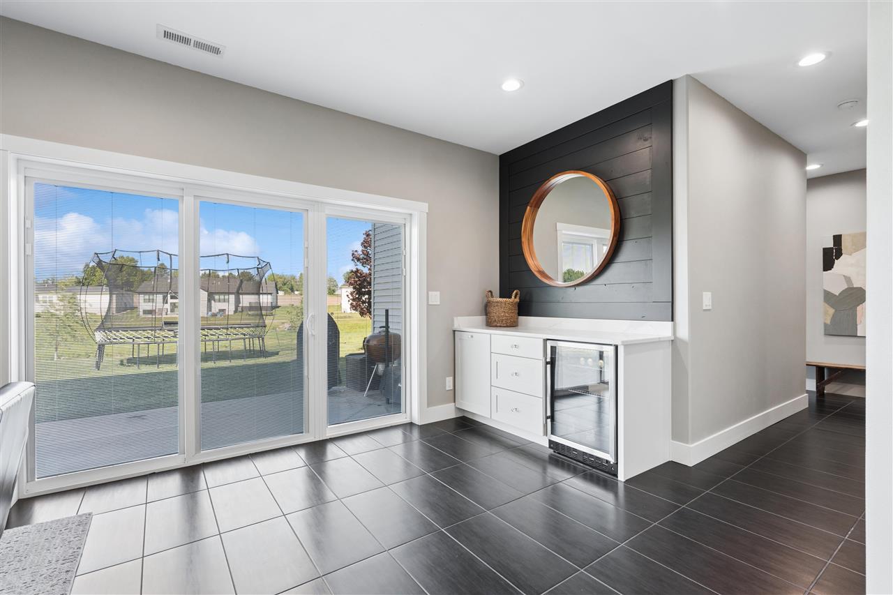 955 16th Avenue SW Mt Vernon IA 52314