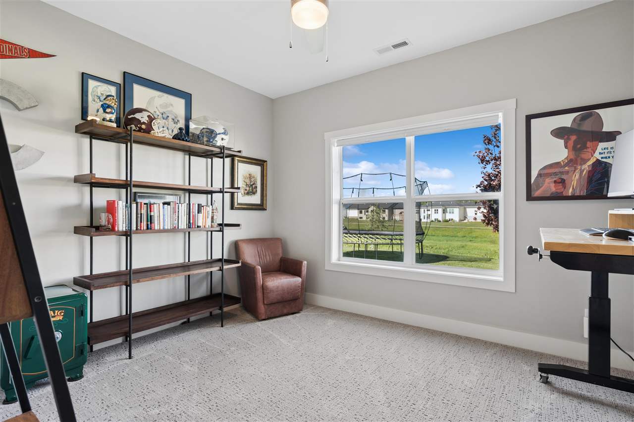 955 16th Avenue SW Mt Vernon IA 52314