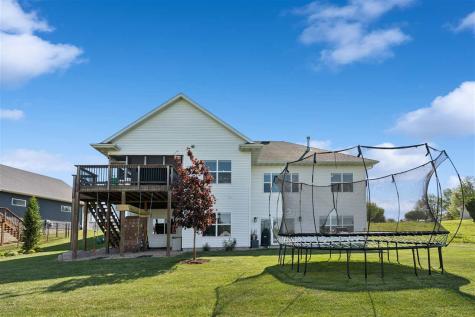 955 16th Avenue SW Mt Vernon IA 52314