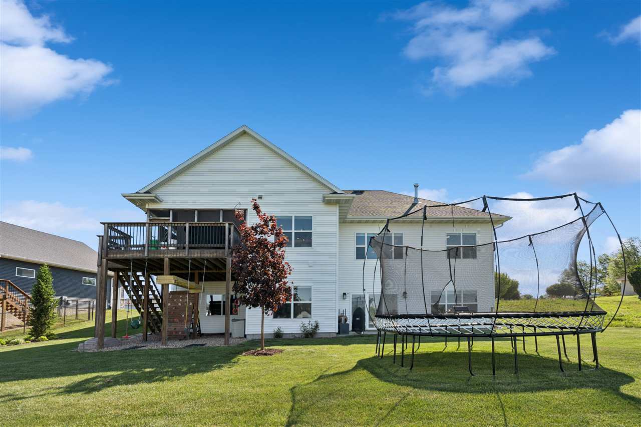 955 16th Avenue SW Mt Vernon IA 52314