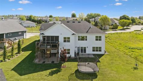 955 16th Avenue SW Mt Vernon IA 52314