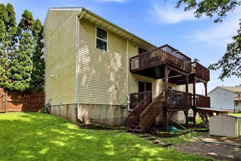 125 Parkview Court North Liberty IA 52317-9646