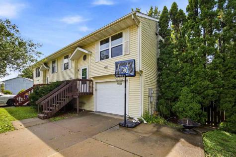 125 Parkview Court North Liberty IA 52317-9646
