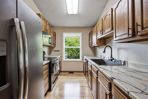 125 Parkview Court North Liberty IA 52317-9646