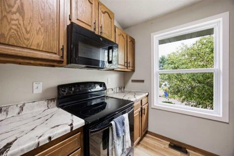 125 Parkview Court North Liberty IA 52317-9646