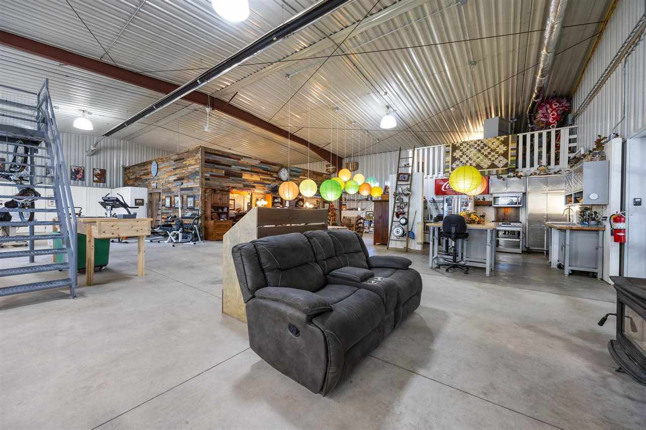 13335 Circle Drive Anamosa IA 52205