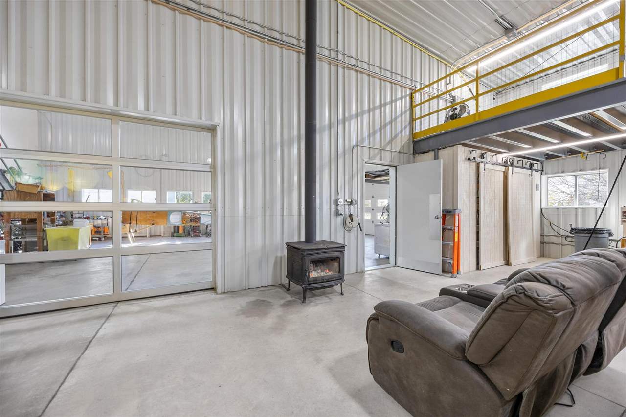 13335 Circle Drive Anamosa IA 52205