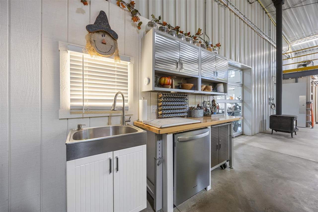 13335 Circle Drive Anamosa IA 52205