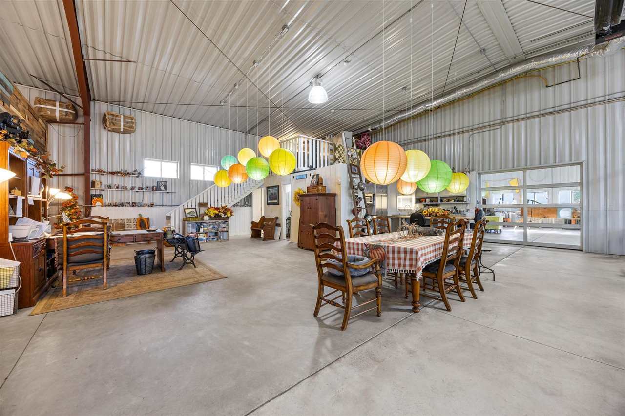 13335 Circle Drive Anamosa IA 52205