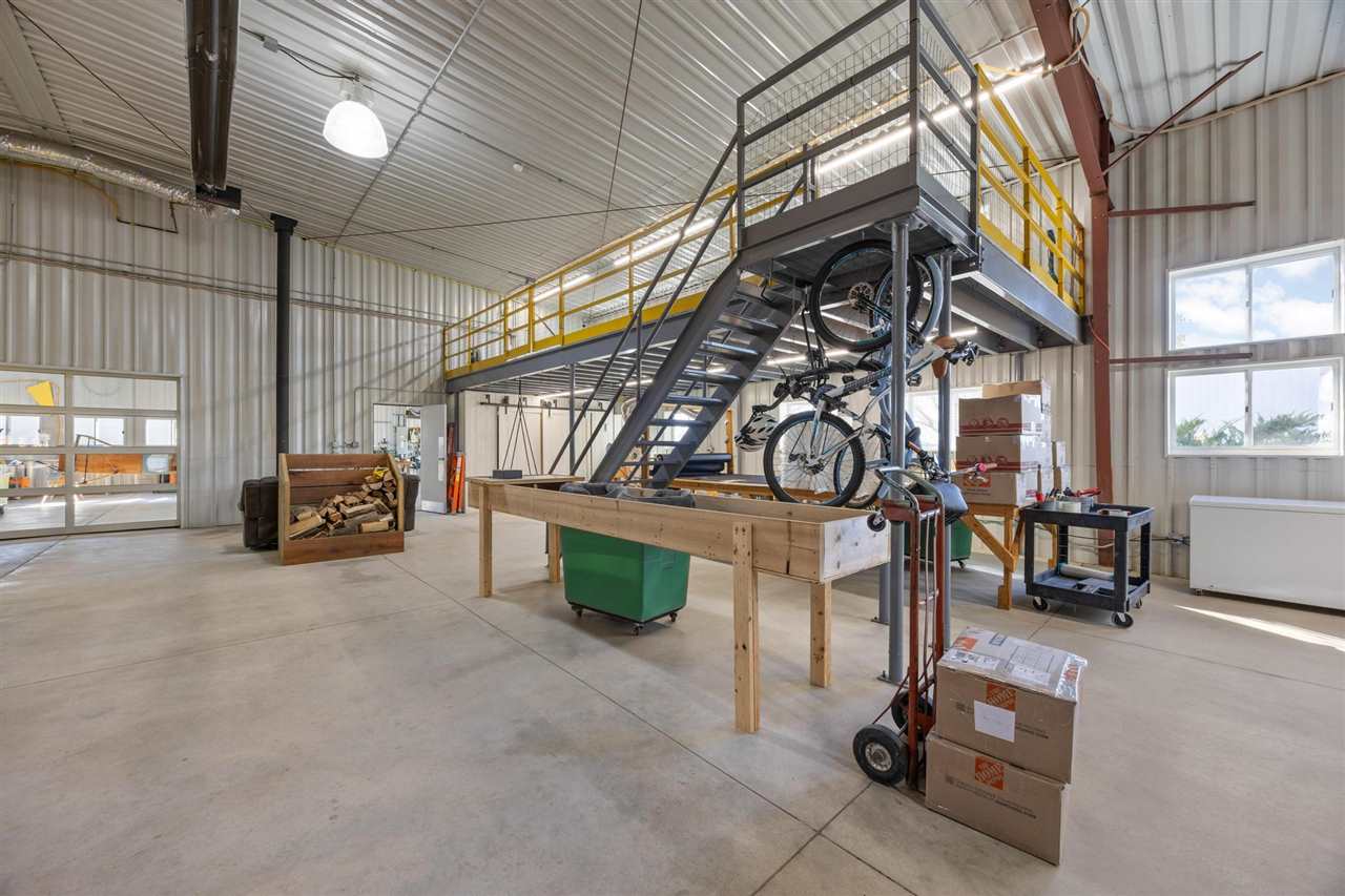 13335 Circle Drive Anamosa IA 52205