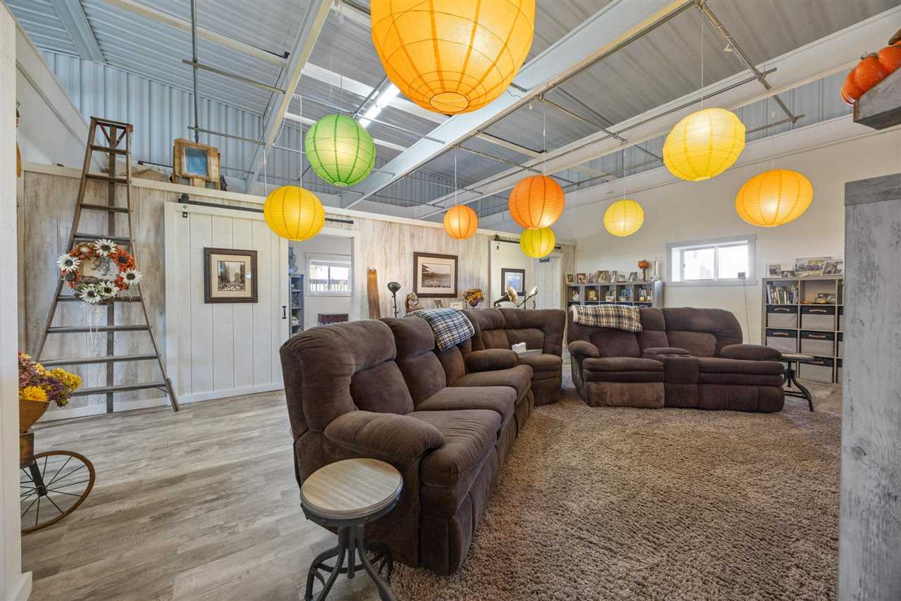 13335 Circle Drive Anamosa IA 52205