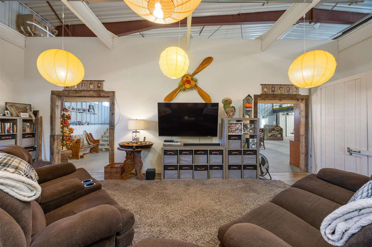 13335 Circle Drive Anamosa IA 52205