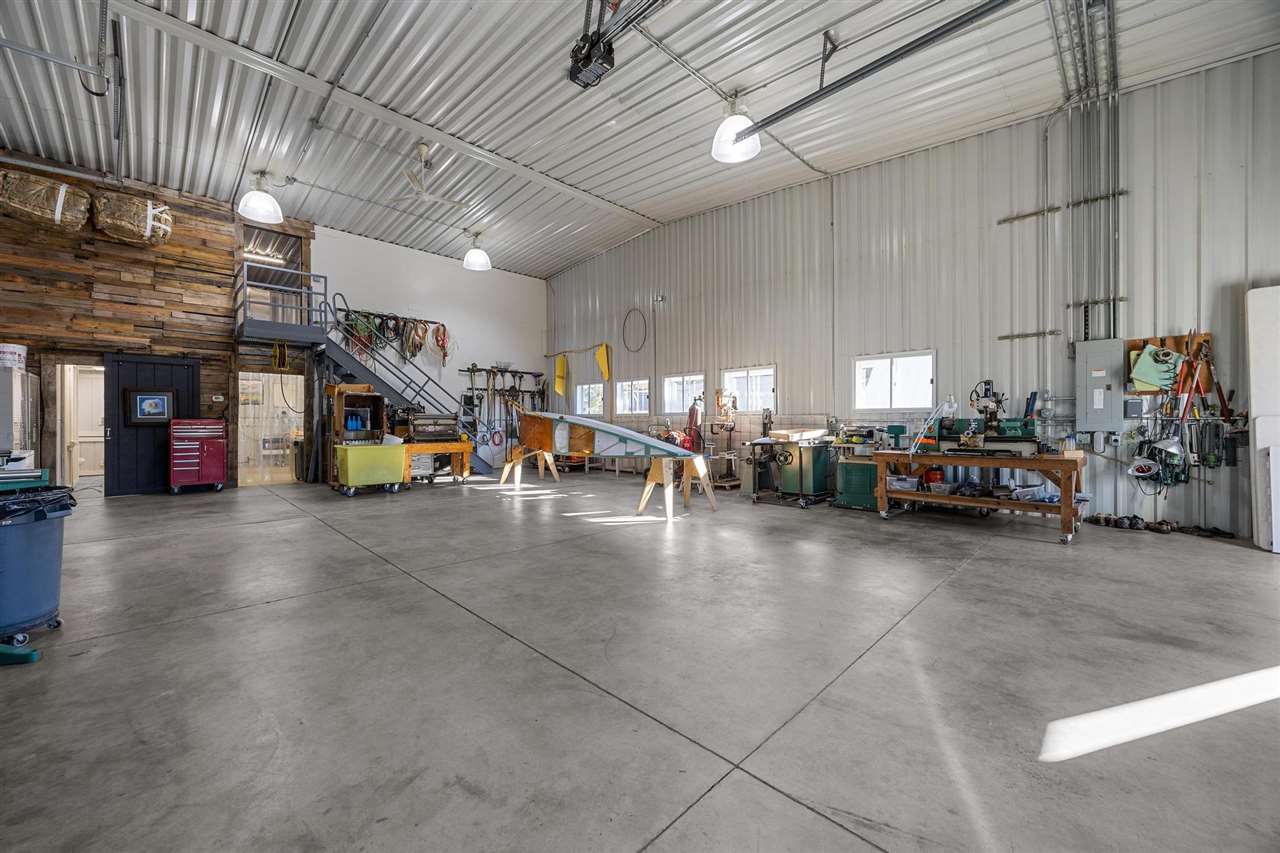 13335 Circle Drive Anamosa IA 52205