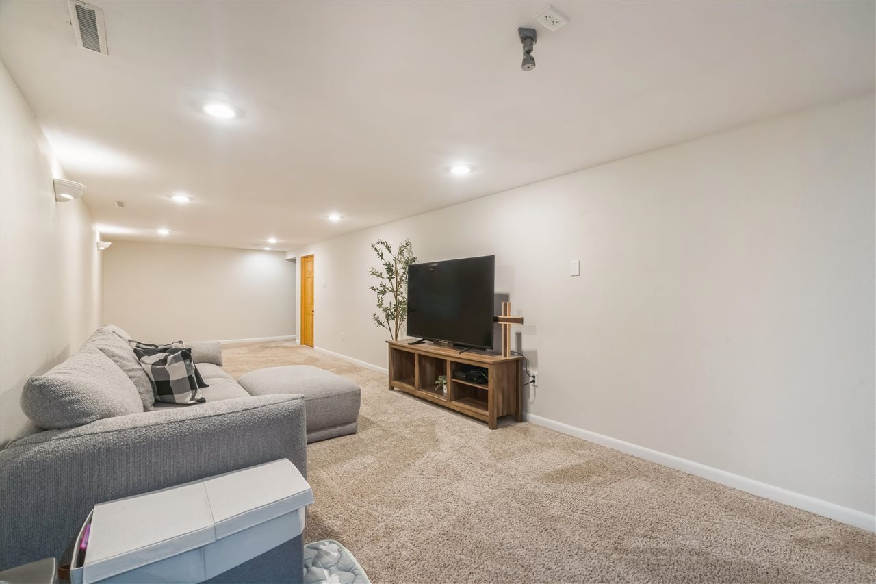 116 Edgewood Road NW Cedar Rapids IA 52405