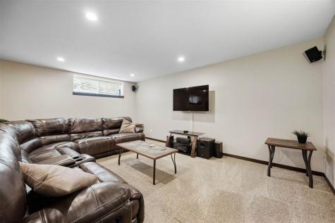 435 Oak Park Circle Marion IA 52302