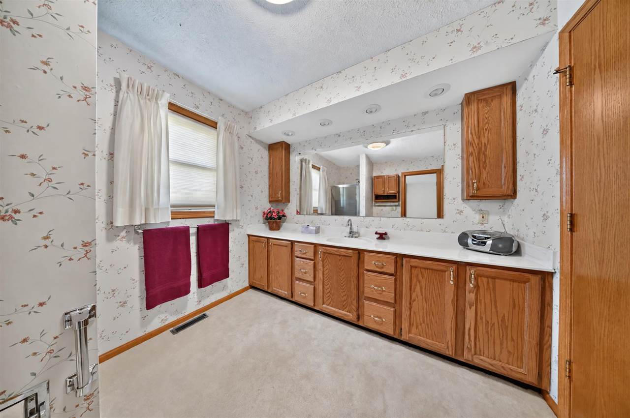2103 Ivory Avenue Atalissa IA 52720