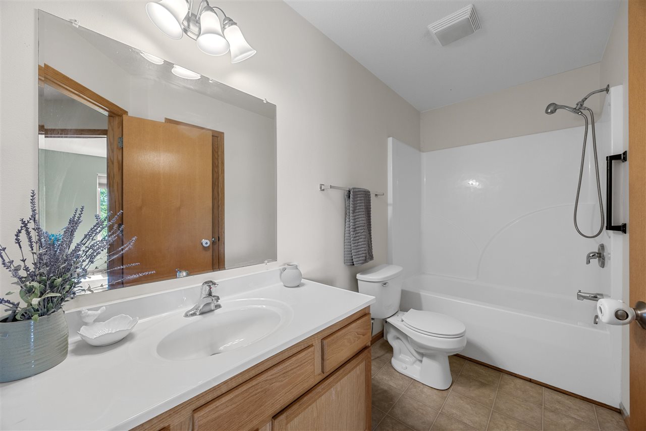 40 Cattail Lane North Liberty IA 52317