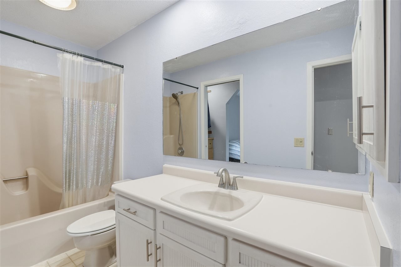 1932 Holiday Road Coralville IA 52241