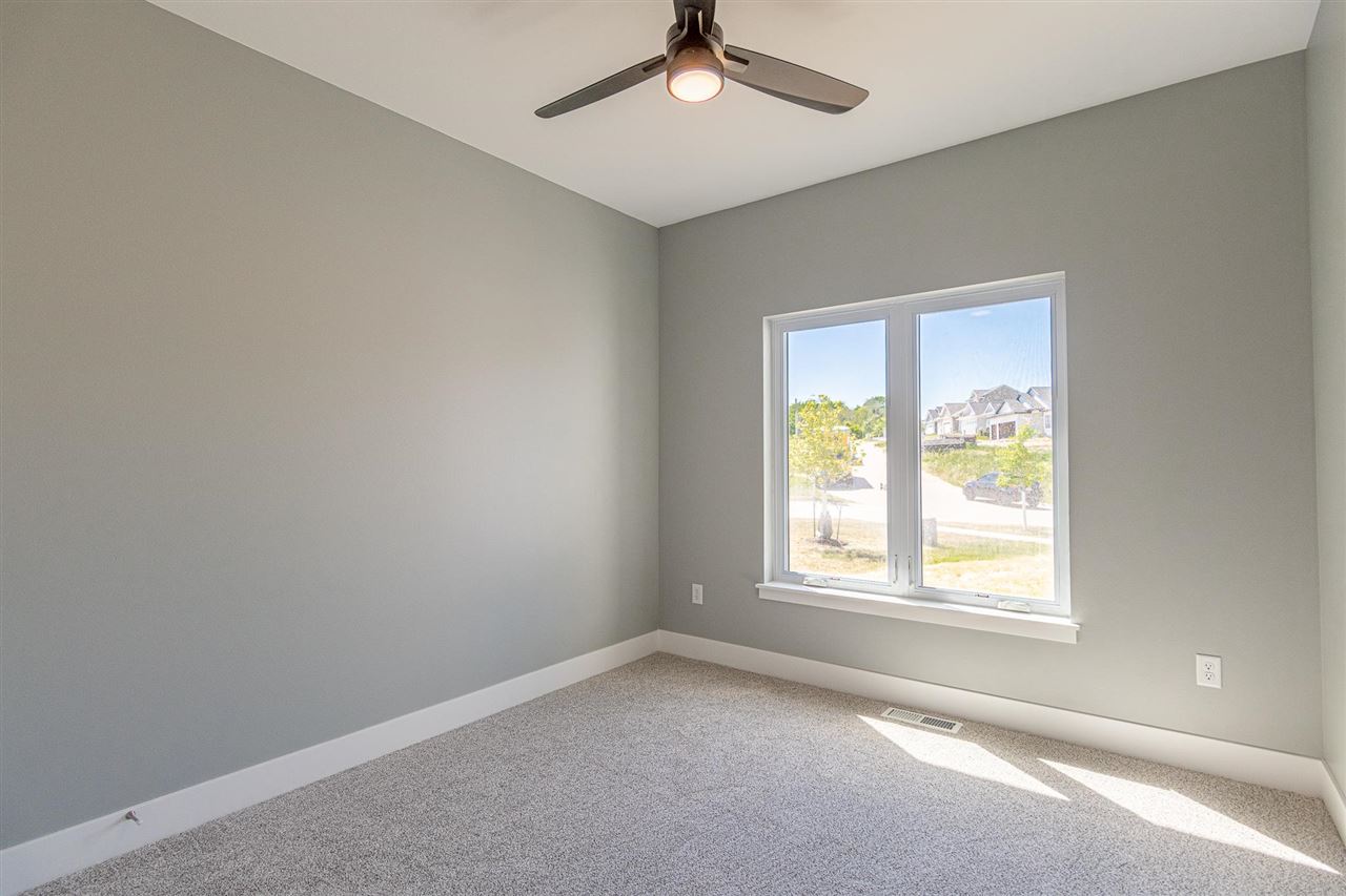 3055 Ridgeview Circle Coralville IA 52241