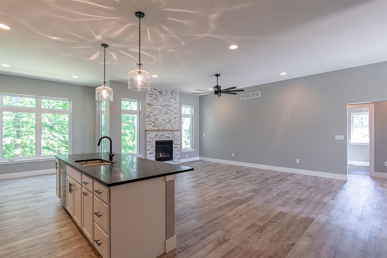 3055 Ridgeview Circle Coralville IA 52241