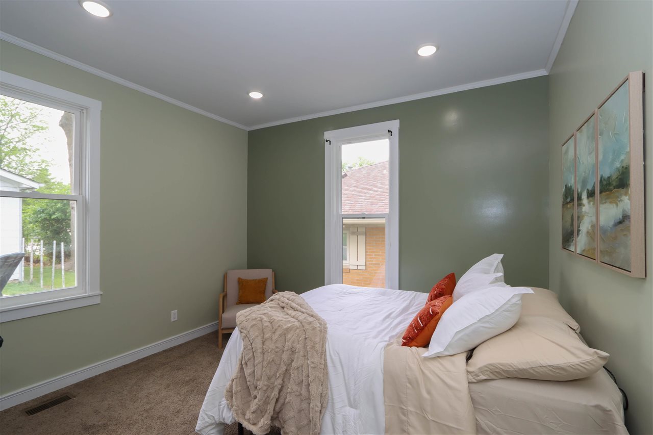 839 S Marion Avenue Washington IA 52353