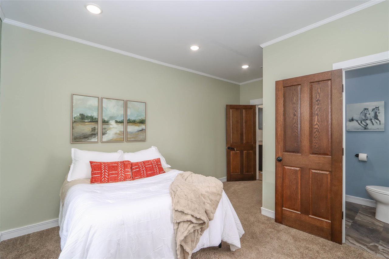 839 S Marion Avenue Washington IA 52353