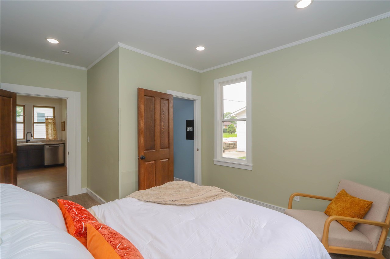 839 S Marion Avenue Washington IA 52353