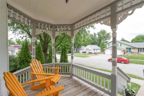 839 S Marion Avenue Washington IA 52353