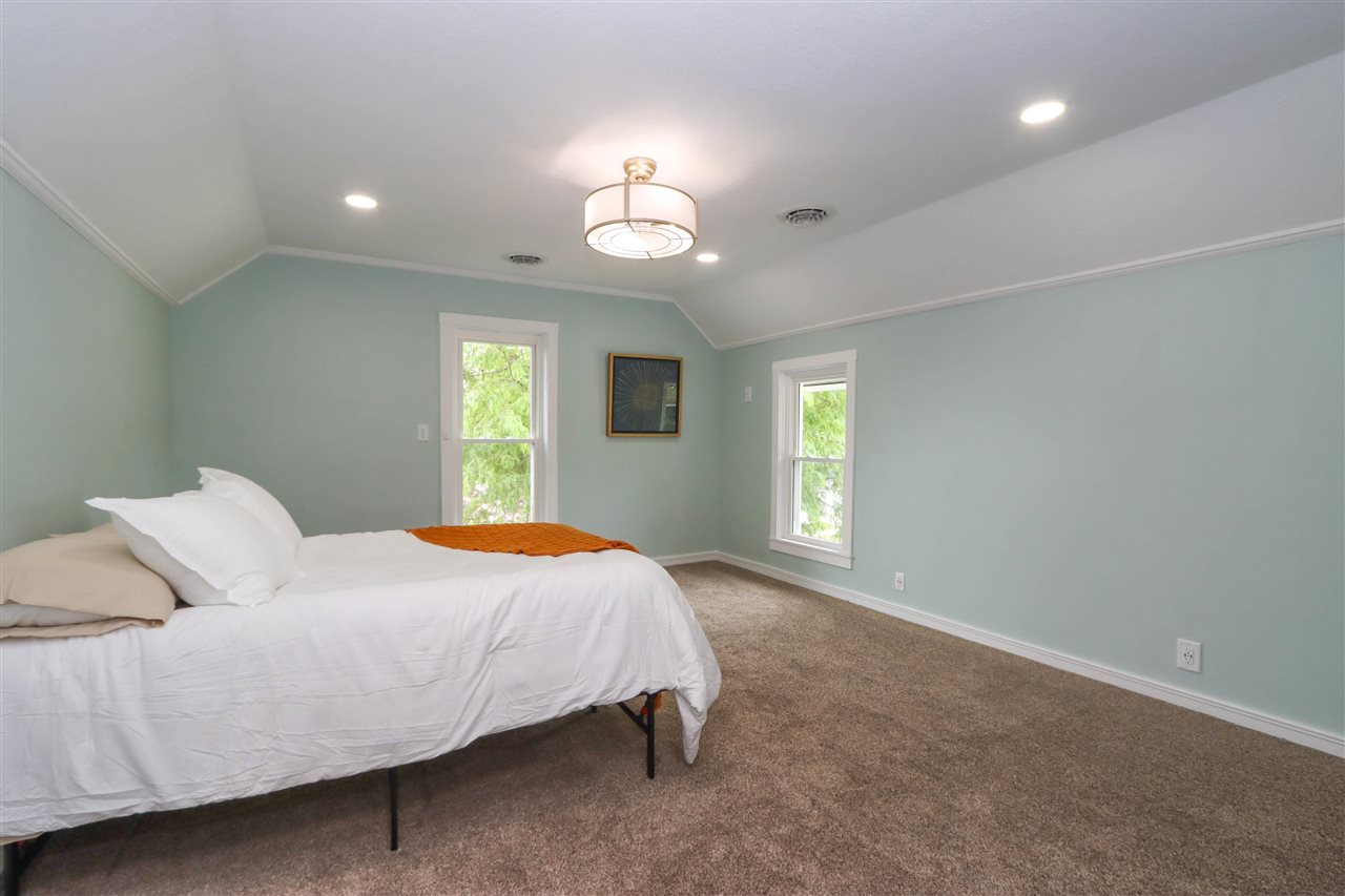 839 S Marion Avenue Washington IA 52353
