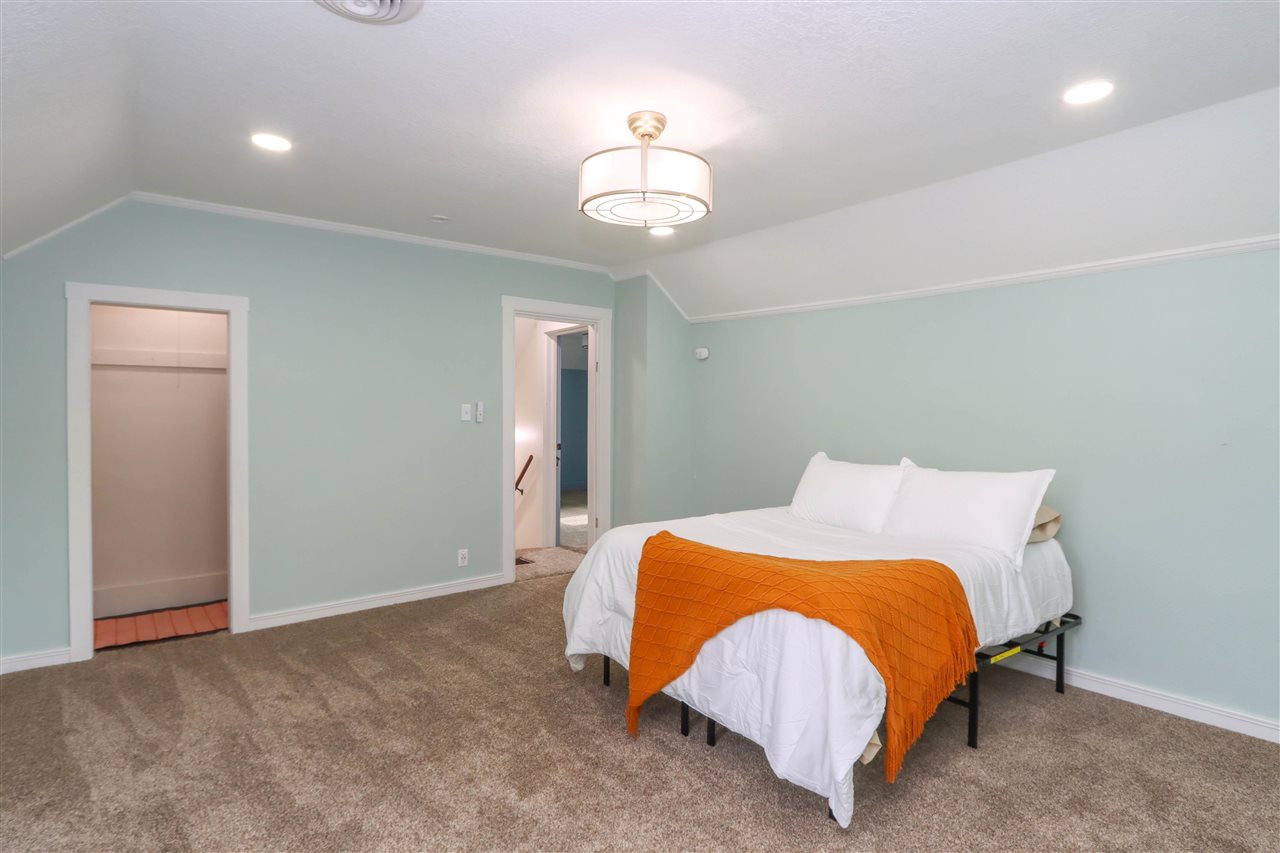 839 S Marion Avenue Washington IA 52353