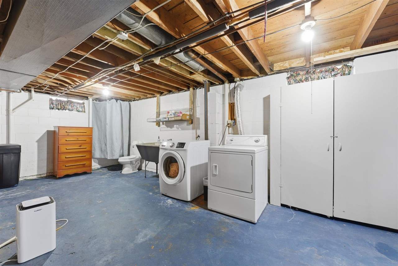 608 S Ave B Washington IA 52353