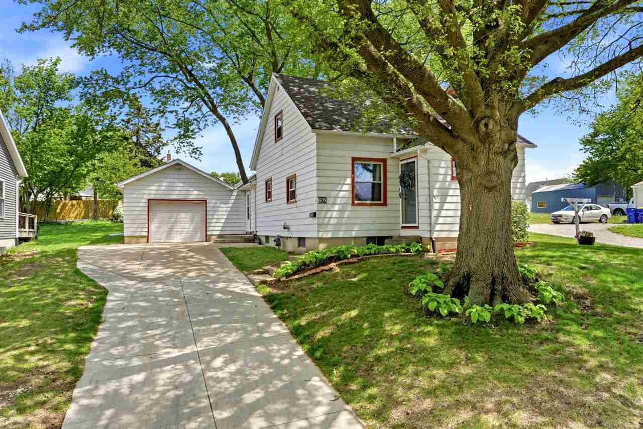 608 S Ave B Washington IA 52353