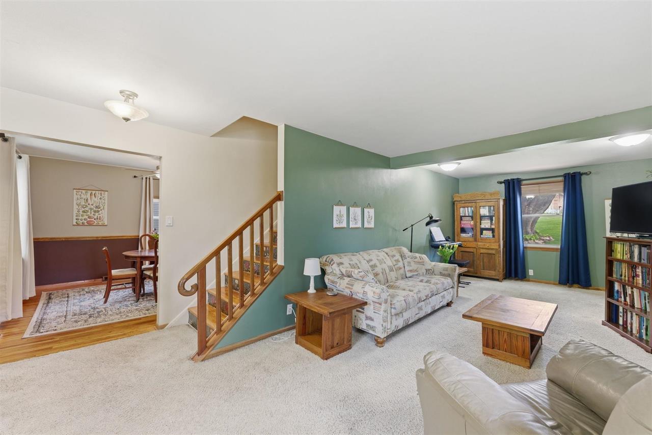 608 S Ave B Washington IA 52353