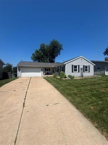 1320 Country Club Drive Marion IA 52302