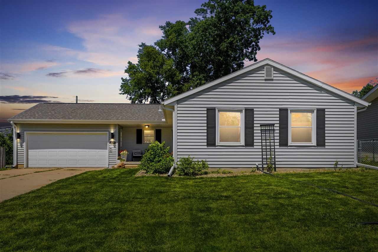 Marion IA, 1320 Country Club Drive