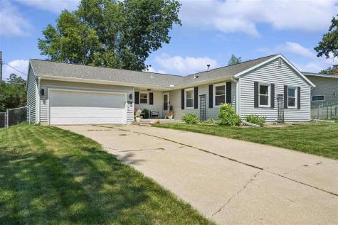 1320 Country Club Drive Marion IA 52302