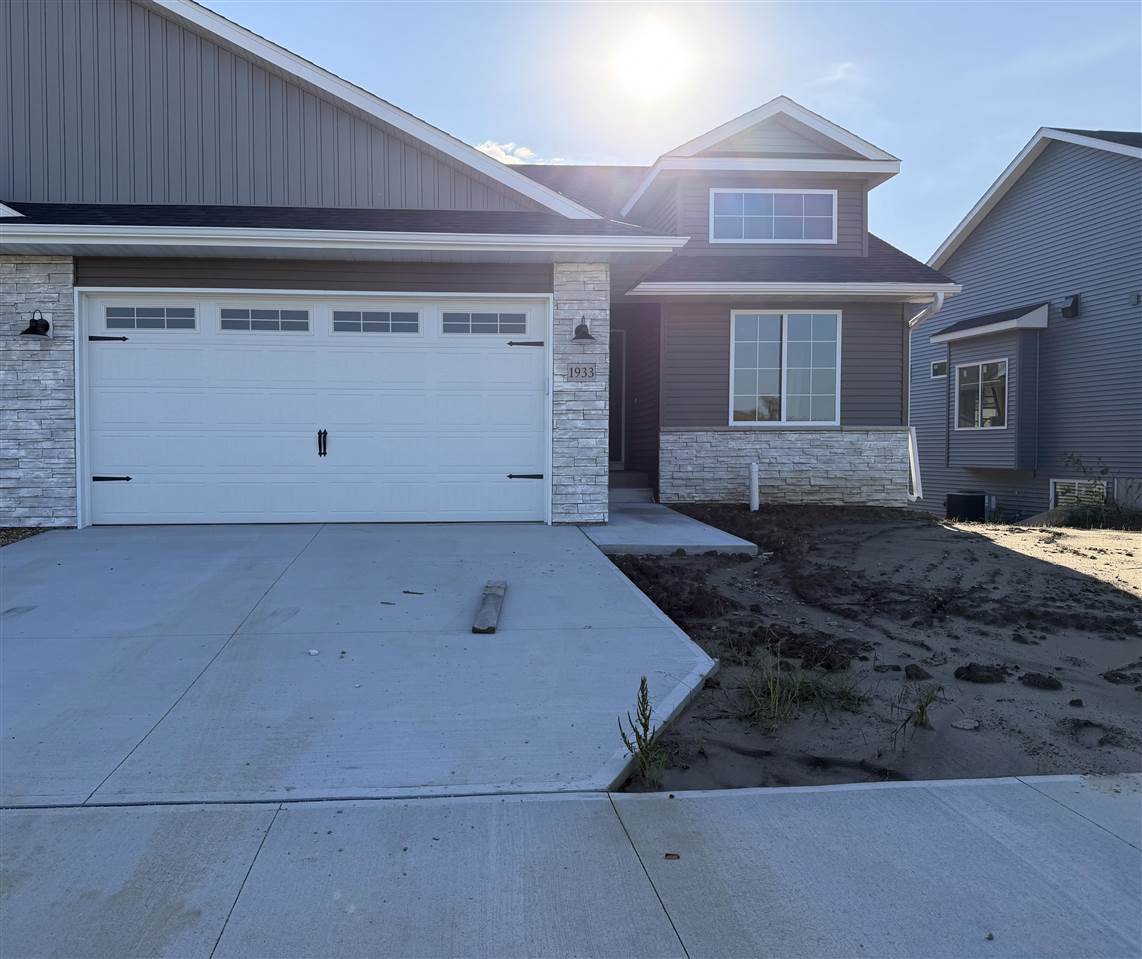 1933 Coquina Avenue Tiffin IA 52340